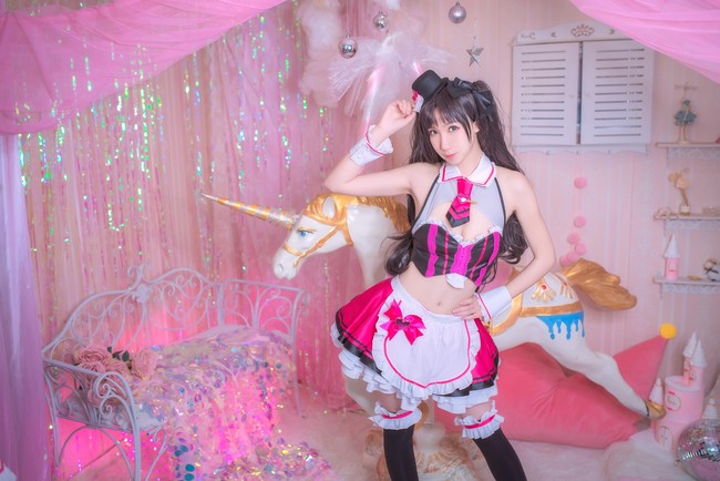 京东发布首款AI法